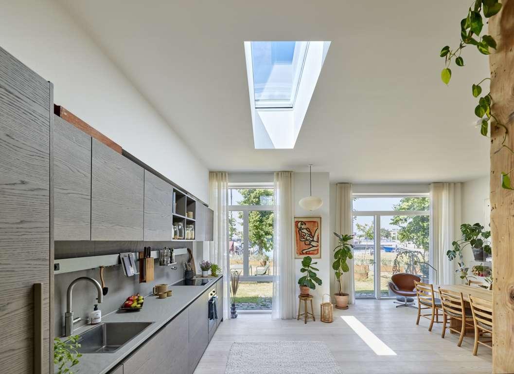 finestra per tetti piani Maxi Slim di Velux finestra per tetti piani Maxi Slim di Velux