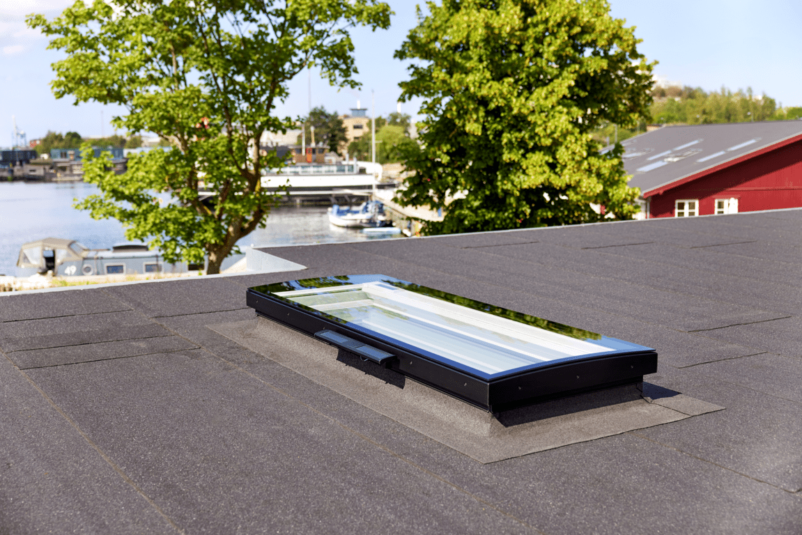 finestra per tetti piani Maxi Slim di Velux finestra per tetti piani Maxi Slim di Velux
