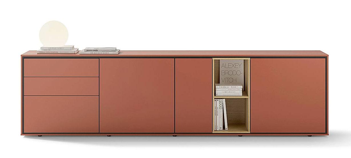 Madia Aura A20 di Treku (www.treku.com). Madia Aura A20 di Treku (www.treku.com).