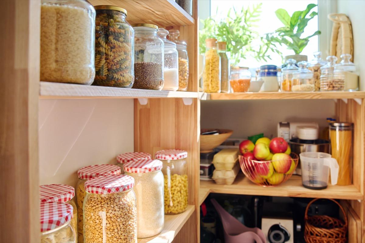 11 consigli efficaci per organizzare la dispensa in cucina