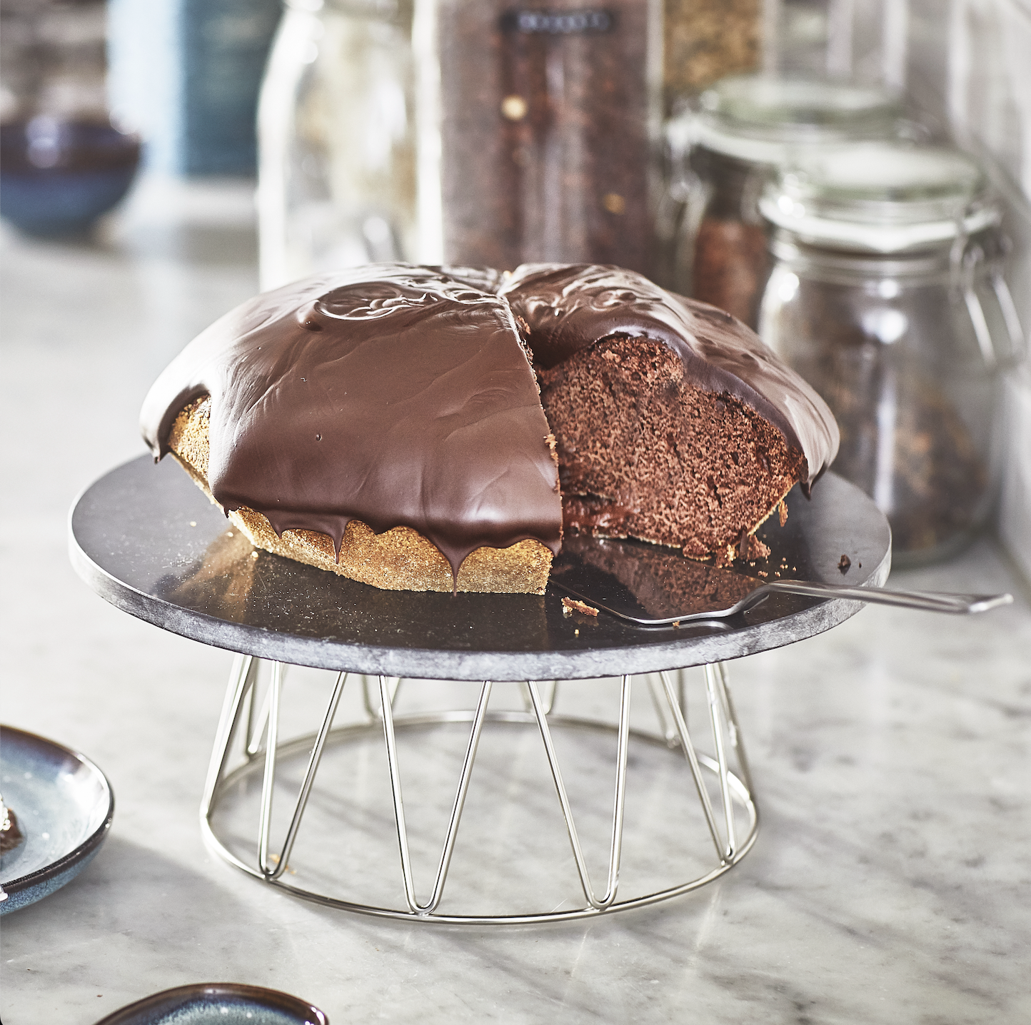Per gli amanti dei dolci, l’alzata con piano girevole in marmo Bakglad è l’ideale: aiuta a stendere la glassa o la crema sui dolci in modo uniforme e aggiunge un tocco speciale ai prodotti da forno. Prezzo 29,95 euro. 