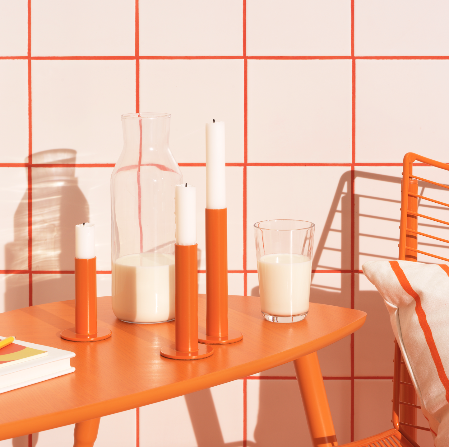 E per gli amanti delle candele, il set di tre candelieri Tuvkornell è l’ideale per chi vuole donare un tocco di vivacità e originalità alla propria casa. Prezzo 9,95 euro. 