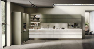 Cucina Motus di Scavolini, design Vittore Niolu: da sinistra, colonne elettrodomestici e ripostiglio con ante in laccato opaco Verde Minerale; base lavaggio e cottura in decorativo Pietra Solare e top in laminato Pietra Solar. Pensili in laccato opaco Verde Minerale affiancati al sistema “Setup” in finitura Dark Inox. Cucina Motus di Scavolini, design Vittore Niolu: da sinistra, colonne elettrodomestici e ripostiglio con ante in laccato opaco Verde Minerale; base lavaggio e cottura in decorativo Pietra Solare e top in laminato Pietra Solar. Pensili in laccato opaco Verde Minerale affiancati al sistema “Setup” in finitura Dark Inox.