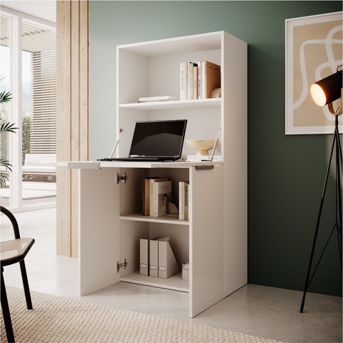 Permette di organizzare un angolo studio, per lavorare o studiare, praticamente ovunque il mobile Bilow di Deghi: è dotato di una pratica scrivania a ribalta e di una serie di vani porta-tutto. Inoltre, la forma semplice e compatta e la colorazione bianca lo rendono facile da collocare in ambienti di stili diversi. Misura L 70 x P 35 x H 140 cm. Prezzo 210 euro. www.deghi.it Permette di organizzare un angolo studio, per lavorare o studiare, praticamente ovunque il mobile Bilow di Deghi: è dotato di una pratica scrivania a ribalta e di una serie di vani porta-tutto. Inoltre, la forma semplice e compatta e la colorazione bianca lo rendono facile da collocare in ambienti di stili diversi. Misura L 70 x P 35 x H 140 cm. Prezzo 210 euro. www.deghi.it