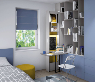 Quando non serve scompare dentro l'armadio il modulo Bigfoot Leonardo di Protek che permette di allestire una postazione per lo studio efficiente e funzionale grazie al piano scrivania a ribalta. È disponibile con due altezze (210 e 240 cm) e una larghezza che va da 60 cm e 150 cm. Può essere accessoriato con prese elettriche, luci a Led e pannello fonoassorbente, oppure può essere motorizzato, così da poterne azionare l’apertura o la chiusura tramite apposito telecomando o App. Prezzo a partire da 3416 euro. www.protek-controtelai.com Quando non serve scompare dentro l'armadio il modulo Bigfoot Leonardo di Protek che permette di allestire una postazione per lo studio efficiente e funzionale grazie al piano scrivania a ribalta. È disponibile con due altezze (210 e 240 cm) e una larghezza che va da 60 cm e 150 cm. Può essere accessoriato con prese elettriche, luci a Led e pannello fonoassorbente, oppure può essere motorizzato, così da poterne azionare l’apertura o la chiusura tramite apposito telecomando o App. Prezzo a partire da 3416 euro. www.protek-controtelai.com