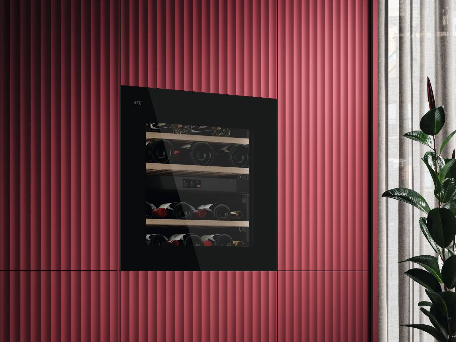 Cantinetta anche per spumanti.
8000 Perfect Shelving BI60 Dual Zone (AWCD280B6B) di Aeg è la cantina da incasso a colonna con due zone di temperatura indipendenti. Può ospitare fino a 26 bottiglie di diverse tipologie, inclusi Bordeaux e spumanti fino a 92 mm di diametro, grazie a tre ripiani estraibili su guide telescopiche che garantiscono un accesso semplice e flessibile. Il range di temperatura da 5 a 20°C permette sia il servizio dei vini bianchi e spumanti sia la conservazione ottimale dei rossi. Completano la dotazione l’illuminazione dimmerabile LED laterale, l’interfaccia TFT Full Touch da 2.9’’, la modalità dedicata all’invecchiamento Cellar Aging, che assicura condizioni ottimali per la maturazione del vino, l’apertura Push2Open senza maniglia e una rumorosità contenuta di soli 38 dB. Misura L 55 x H 56 x H 59 cm. Prezzo da rivenditore. www.aeg.it Cantinetta anche per spumanti.
8000 Perfect Shelving BI60 Dual Zone (AWCD280B6B) di Aeg è la cantina da incasso a colonna con due zone di temperatura indipendenti. Può ospitare fino a 26 bottiglie di diverse tipologie, inclusi Bordeaux e spumanti fino a 92 mm di diametro, grazie a tre ripiani estraibili su guide telescopiche che garantiscono un accesso semplice e flessibile. Il range di temperatura da 5 a 20°C permette sia il servizio dei vini bianchi e spumanti sia la conservazione ottimale dei rossi. Completano la dotazione l’illuminazione dimmerabile LED laterale, l’interfaccia TFT Full Touch da 2.9’’, la modalità dedicata all’invecchiamento Cellar Aging, che assicura condizioni ottimali per la maturazione del vino, l’apertura Push2Open senza maniglia e una rumorosità contenuta di soli 38 dB. Misura L 55 x H 56 x H 59 cm. Prezzo da rivenditore. www.aeg.it