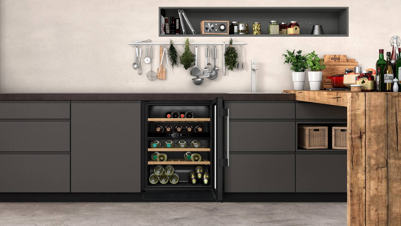 Cantinetta da incasso sottopiano.
È possibile stoccare fino a 44 bottiglie preferite di rosso, bianco e champagne nella cantinetta da incasso N 70 KU9213HG0 di Neff. Offre due zone con un intervallo di temperatura da 5°C a 20°C e ha luce a led e ripiani in legno che consentono la conservazione ottimale. Misura L 60 x P 59 x H 82 cm. Prezzo da rivenditore. www.neff-home.com/it Cantinetta da incasso sottopiano.
È possibile stoccare fino a 44 bottiglie preferite di rosso, bianco e champagne nella cantinetta da incasso N 70 KU9213HG0 di Neff. Offre due zone con un intervallo di temperatura da 5°C a 20°C e ha luce a led e ripiani in legno che consentono la conservazione ottimale. Misura L 60 x P 59 x H 82 cm. Prezzo da rivenditore. www.neff-home.com/it