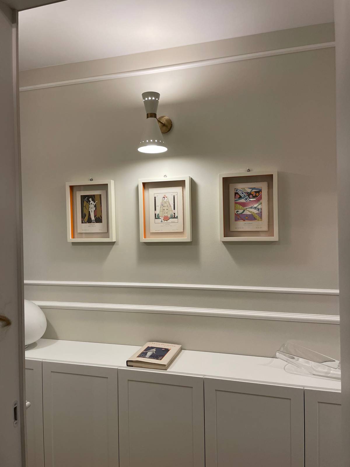 esempio corridoio nei toni del bianco caldo esempio corridoio nei toni del bianco caldo