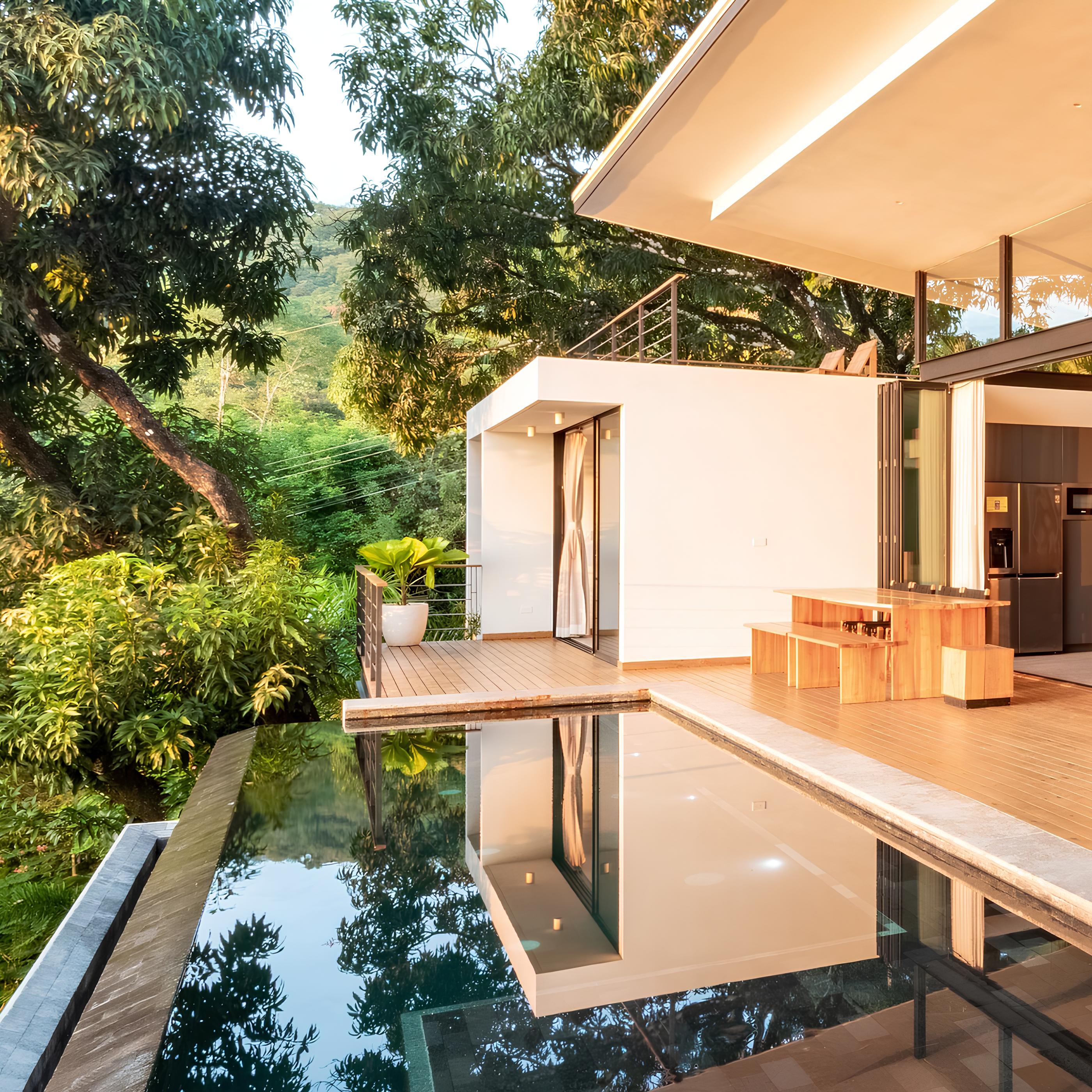 Villa con vista sull'oceano
(Santa Teresa Beach, Costa Rica). Villa El Mango è una spettacolare casa su tre livelli costruita su una collina e avvolta da una cornice di rigogliosi alberi di mango, da cui prende il nome. Villa con vista sull'oceano
(Santa Teresa Beach, Costa Rica). Villa El Mango è una spettacolare casa su tre livelli costruita su una collina e avvolta da una cornice di rigogliosi alberi di mango, da cui prende il nome.