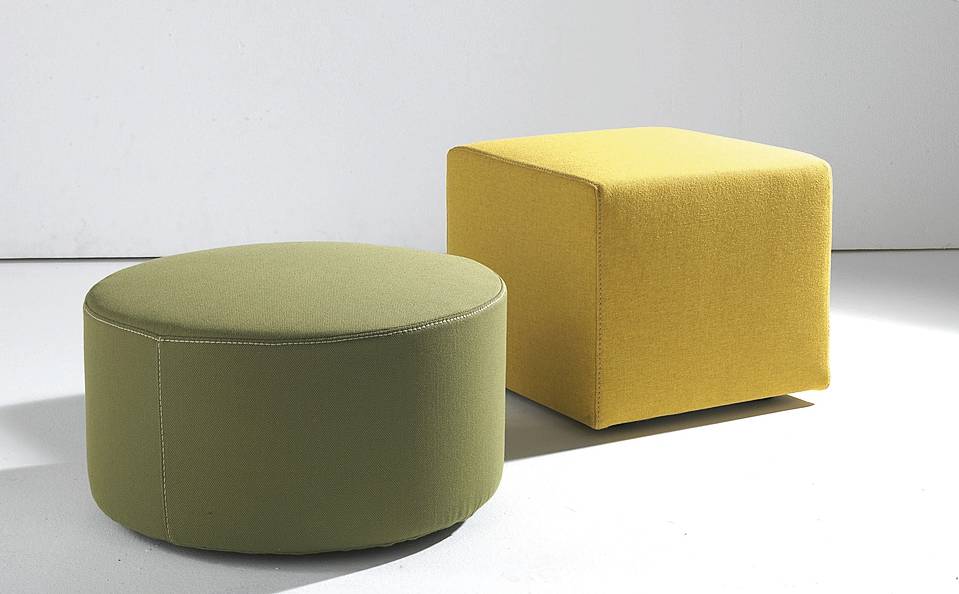 Pouf di Lema
(www.lemamobili.com) Pouf di Lema
(www.lemamobili.com)