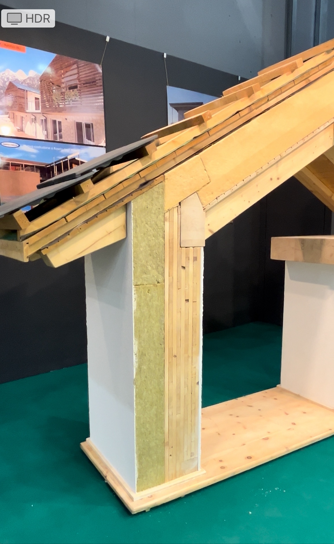 Raro Haus realizza case ecologiche in armonia con la natura, con ambienti sani e confortevoli, privi di colle e composti chimici nocivi, rispecchiando le esigenze dei clienti. Le tecniche di costruzione impiegate consentono di creare ambienti con alta massa di accumulo termico, elevate capacità di traspirazione e regolazione dei tassi di umidità. Senza trascurare la cura dei mimini particolari di costruzione né il buon dimensionamento delle singole parti, che possano ridurre la robustezza e la sicurezza antisismica e di antincendio. www.raro-haus.it Raro Haus realizza case ecologiche in armonia con la natura, con ambienti sani e confortevoli, privi di colle e composti chimici nocivi, rispecchiando le esigenze dei clienti. Le tecniche di costruzione impiegate consentono di creare ambienti con alta massa di accumulo termico, elevate capacità di traspirazione e regolazione dei tassi di umidità. Senza trascurare la cura dei mimini particolari di costruzione né il buon dimensionamento delle singole parti, che possano ridurre la robustezza e la sicurezza antisismica e di antincendio. www.raro-haus.it