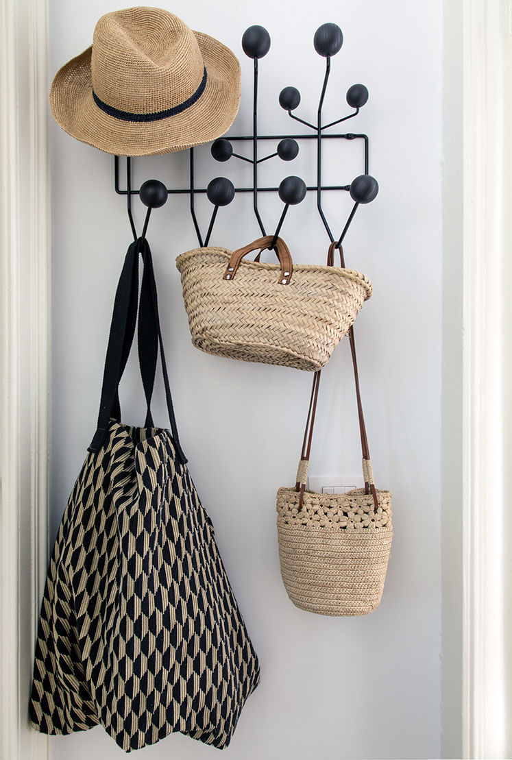 appendiabiti nero di Eames per Vitra