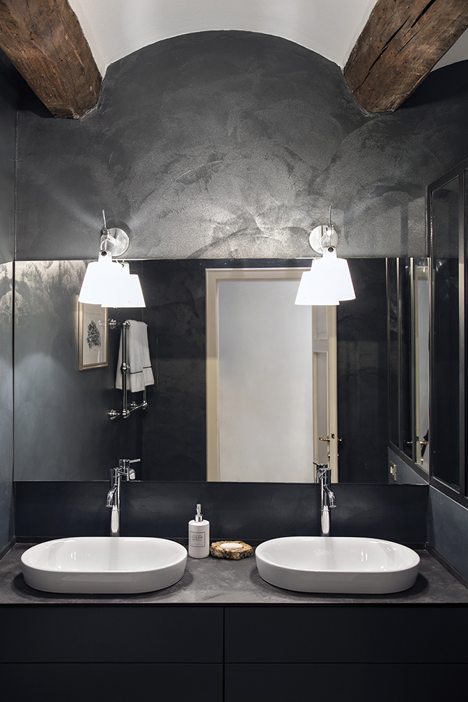 bagno in resina nera