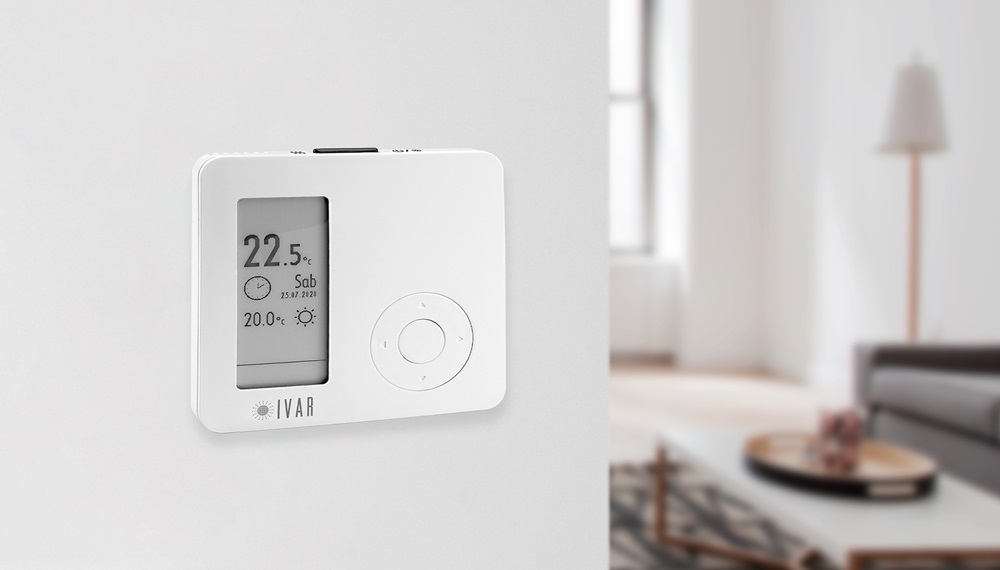 Il cronotermostato Justo di IVAR permette una gestione efficiente dell'energia, sia in impianti di riscaldamento che raffrescamento, grazie a una programmazione oraria giornaliera e settimanale con slot di 30 min. Funziona anche in modalità intelligente, raggiungendo una temperatura ambiente stabile e meno soggetta ad oscillazioni, a vantaggio di comfort e risparmio energetico. La versione wireless è ideale in caso di ristrutturazione, poichè non necessita di interventi murari per il collegamento con la caldaia e consente di gestire più terminali (fancoil) con un solo termostato usando fino a 6 ricevitori wireless. www.ivar-group.com Il cronotermostato Justo di IVAR permette una gestione efficiente dell'energia, sia in impianti di riscaldamento che raffrescamento, grazie a una programmazione oraria giornaliera e settimanale con slot di 30 min. Funziona anche in modalità intelligente, raggiungendo una temperatura ambiente stabile e meno soggetta ad oscillazioni, a vantaggio di comfort e risparmio energetico. La versione wireless è ideale in caso di ristrutturazione, poichè non necessita di interventi murari per il collegamento con la caldaia e consente di gestire più terminali (fancoil) con un solo termostato usando fino a 6 ricevitori wireless. www.ivar-group.com