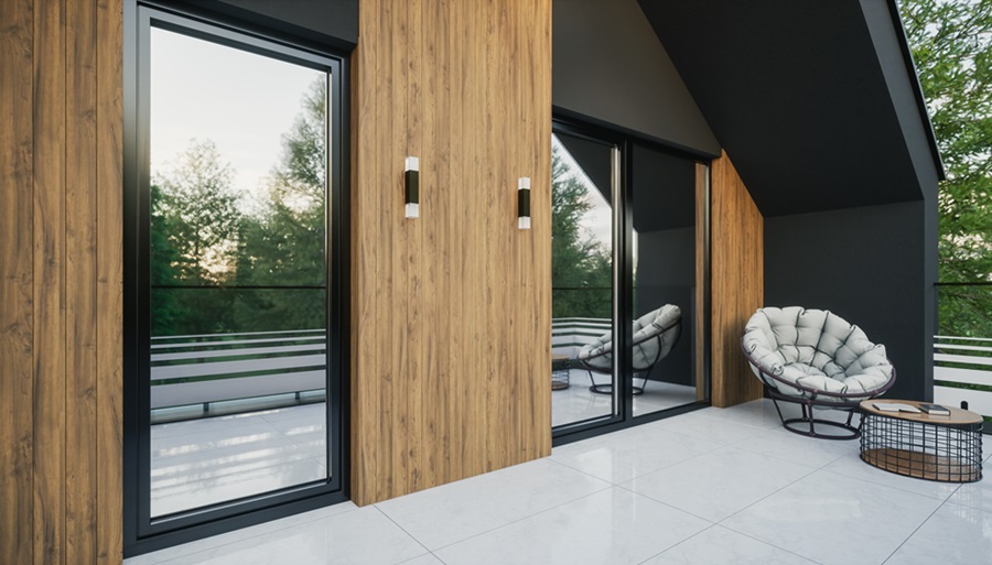 Le finestre e portefinestre Iglo Energy Alucover di Drutex sono realizzate con profili in pvc a 7 camere, con rivestimento esterno in alluminio che protegge dalle intemperie in modo efficace. Diverse le finiture, tra cui Turner Oak, Rovere Scuro, Grigio Basalto e Avorio. I serramenti hanno 3 guarnizioni in epdm (materiale flessibile), 4 riscontri antieffrazione, fermavetro squadrato. Ampia la scelta della tipologia di vetri con spessore 24-48 mm: di sicurezza e antieffrazione, a controllo solare, temprati o sabbiati. www.drutex.it Le finestre e portefinestre Iglo Energy Alucover di Drutex sono realizzate con profili in pvc a 7 camere, con rivestimento esterno in alluminio che protegge dalle intemperie in modo efficace. Diverse le finiture, tra cui Turner Oak, Rovere Scuro, Grigio Basalto e Avorio. I serramenti hanno 3 guarnizioni in epdm (materiale flessibile), 4 riscontri antieffrazione, fermavetro squadrato. Ampia la scelta della tipologia di vetri con spessore 24-48 mm: di sicurezza e antieffrazione, a controllo solare, temprati o sabbiati. www.drutex.it