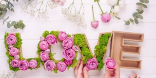 Centrotavola di San Valentino con le rose