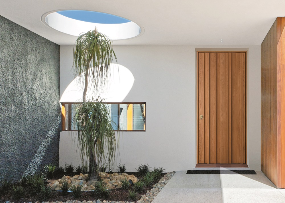 Le porte d'ingresso Confort Plus di Torterolo & Re sono resistenti all’effrazione in classe RC3, isolano termicamente e riducono del 40% la possibilità di formazione della condensa. La struttura dell’anta è in doppia lamiera rinforzata da omega interni, con coibentazione in lana di roccia e isolamento per l’eliminazione dei ponti termici lineari. Il telaio brevettato ad alta prestazione energetica ha doppia funzione: la parte esterna in acciaio resiste ai tentativi di effrazione, quella interna in polimero estruso interrompe il ponte termico. Ampia la scelta dei rivestimenti. www.torteroloere.it Le porte d'ingresso Confort Plus di Torterolo & Re sono resistenti all’effrazione in classe RC3, isolano termicamente e riducono del 40% la possibilità di formazione della condensa. La struttura dell’anta è in doppia lamiera rinforzata da omega interni, con coibentazione in lana di roccia e isolamento per l’eliminazione dei ponti termici lineari. Il telaio brevettato ad alta prestazione energetica ha doppia funzione: la parte esterna in acciaio resiste ai tentativi di effrazione, quella interna in polimero estruso interrompe il ponte termico. Ampia la scelta dei rivestimenti. www.torteroloere.it