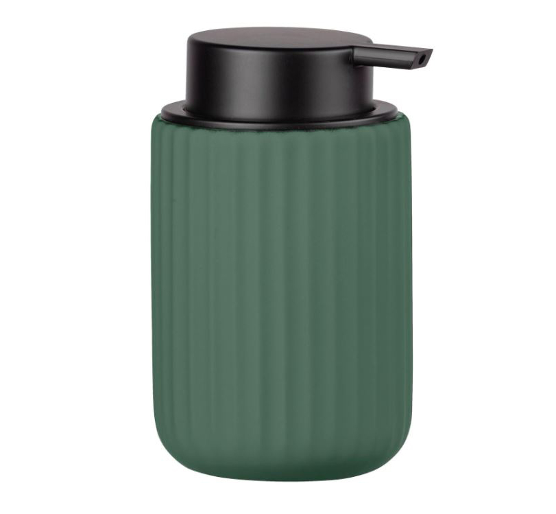 Il dispenser portasapone Belluno (85247240) in ceramica verde, con finitura gommata e superficie rigata aggiunge, un tocco di colore all'ambiente. Sono disponibili anche il bicchiere portaspazzolini e il portascopino coordinati. Misura Ø 8 x H 13,5 cm. Prezzo 14,99 euro. Il dispenser portasapone Belluno (85247240) in ceramica verde, con finitura gommata e superficie rigata aggiunge, un tocco di colore all'ambiente. Sono disponibili anche il bicchiere portaspazzolini e il portascopino coordinati. Misura Ø 8 x H 13,5 cm. Prezzo 14,99 euro.