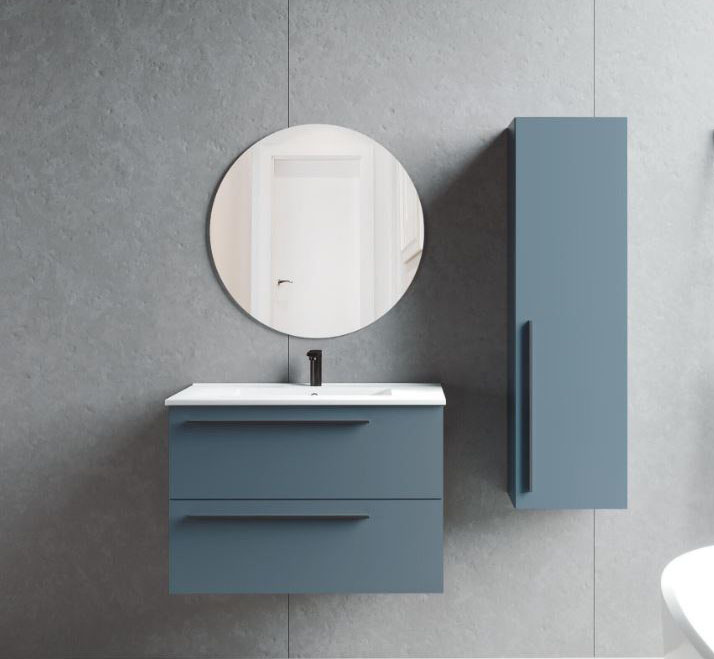 Una raffinata tonalità di blu avio con finitura opaca per mobile sottolavabo da appendere Mia (82586502) corredato di lavabo in ceramica bianca; è dotato di due ampi cassetti con sistema di chiusura soft close che previene gli urti e di grandi maniglie sfalsate in metallo laccato nero. Il lavabo misura L 80 x P 46 x H 14 cm e il mobile misura L 80 x P 45 x H 55 cm. Prezzo 371 euro (per la composizione esclusa rubinetteria). Una raffinata tonalità di blu avio con finitura opaca per mobile sottolavabo da appendere Mia (82586502) corredato di lavabo in ceramica bianca; è dotato di due ampi cassetti con sistema di chiusura soft close che previene gli urti e di grandi maniglie sfalsate in metallo laccato nero. Il lavabo misura L 80 x P 46 x H 14 cm e il mobile misura L 80 x P 45 x H 55 cm. Prezzo 371 euro (per la composizione esclusa rubinetteria).