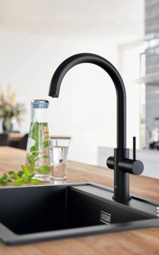 Sistema di filtrazione GROHE Blue Home con bocca a C in versione nera Sistema di filtrazione GROHE Blue Home con bocca a C in versione nera