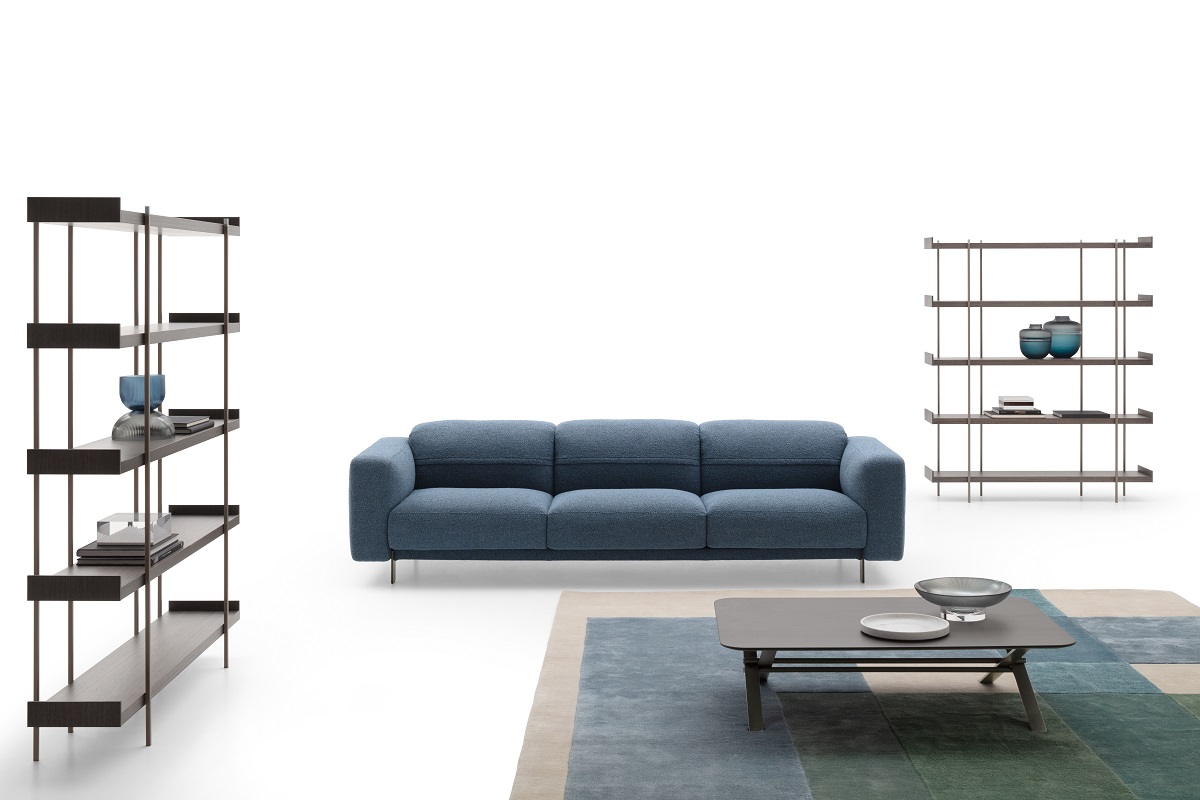 Il divano Bepop di Ditre Italia è disponibile in diverse dimensioni e finiture, con poggiatesta reclinabile in sei posizione per rilassarsi comodamente. La struttura base e gli elementi strutturali sono in legno multistrato, mentre il rivestimento della versione in tessuto è completamente sfoderabile. I piedini sono disponibili nelle finiture in metallo, nero o light brown. Misure L 285 x P 99 x H 75-97 cm. Prezzo a partire da 4.319 euro più iva. www.ditreitalia.com Il divano Bepop di Ditre Italia è disponibile in diverse dimensioni e finiture, con poggiatesta reclinabile in sei posizione per rilassarsi comodamente. La struttura base e gli elementi strutturali sono in legno multistrato, mentre il rivestimento della versione in tessuto è completamente sfoderabile. I piedini sono disponibili nelle finiture in metallo, nero o light brown. Misure L 285 x P 99 x H 75-97 cm. Prezzo a partire da 4.319 euro più iva. www.ditreitalia.com