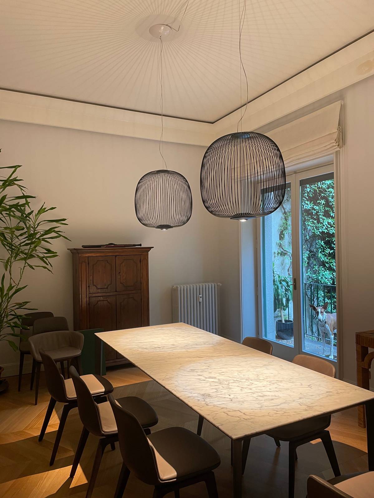 La sala prima, con armadio e calorifero La sala prima, con armadio e calorifero