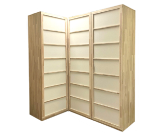 Massello di faggio per l'armadio ad angolo contemporaneo di Cinius: si ispira alla tradizione giapponese ed è chiuso dalle ante battenti Shoji con cerniere a chiusura smorzata e disponibili in carta di riso o tessuto di cotone ecrù e colorato. È personalizzabile nelle dimensioni, nel colore e nelle foderature. Prezzo su progetto. www.cinius.com Massello di faggio per l'armadio ad angolo contemporaneo di Cinius: si ispira alla tradizione giapponese ed è chiuso dalle ante battenti Shoji con cerniere a chiusura smorzata e disponibili in carta di riso o tessuto di cotone ecrù e colorato. È personalizzabile nelle dimensioni, nel colore e nelle foderature. Prezzo su progetto. www.cinius.com