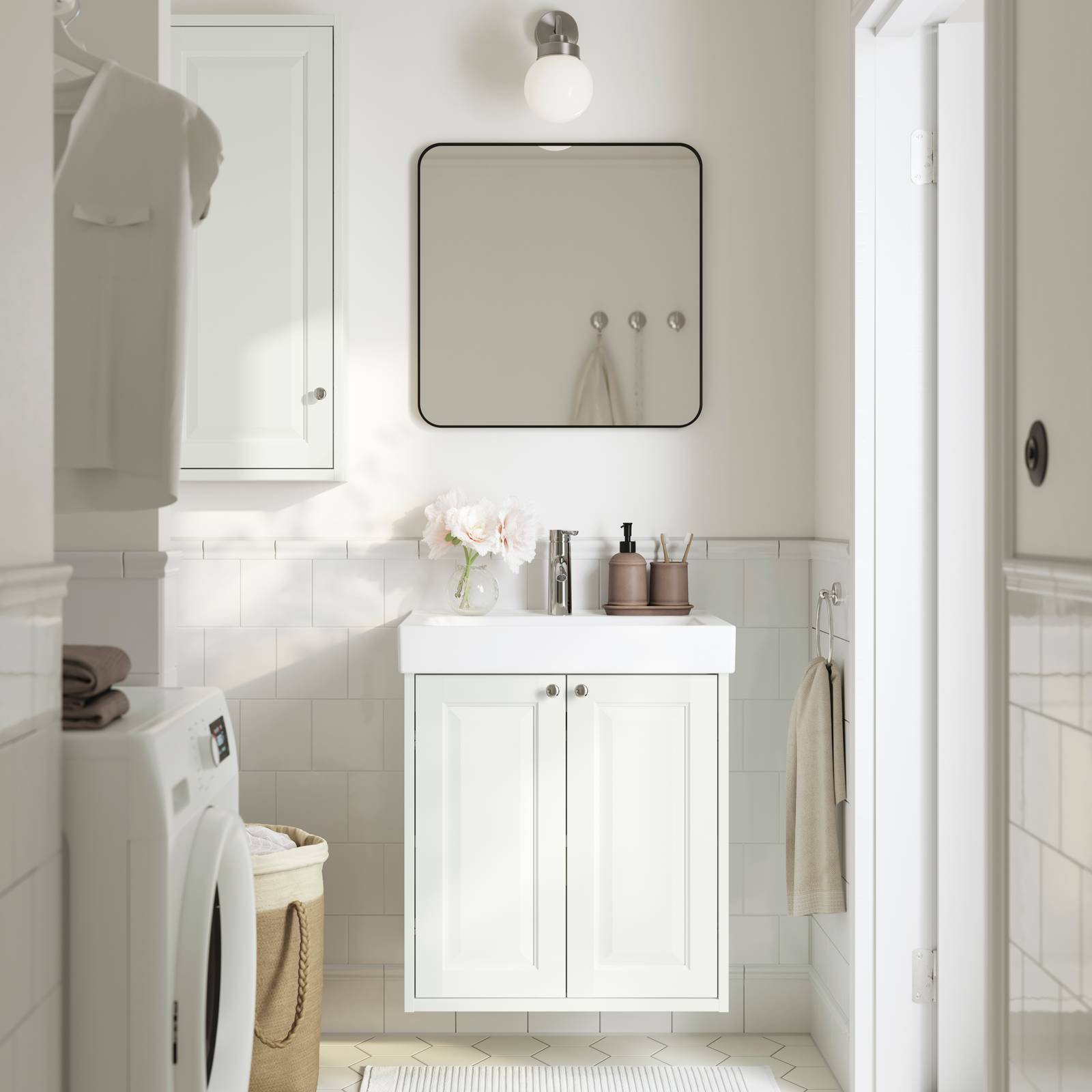 TÄNNFORSEN mobile lavabo con ante bianco, 60 cm, prezzo 169 euro.
ORRSJON lavabo profondo prezzo 135 euro.
RÄNNILEN sifone prezzo 10 euro. TÄNNFORSEN mobile lavabo con ante bianco, 60 cm, prezzo 169 euro.
ORRSJON lavabo profondo prezzo 135 euro.
RÄNNILEN sifone prezzo 10 euro.