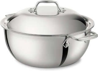 La pentola olandese 4500 di All-Clad con coperchio è realizzata in acciaio inox e presenta dimensioni profonde (5,2 l),per una grande versatilità in cucina (brasatura, stufatura, doratura o cottura lenta) e un coperchio a cupola per trattenere l’umidità. La costruzione classica a tre strati, realizzata con un nucleo in alluminio reattivo legato insieme a 2 strati di acciaio inossidabile resistente tutto intorno, la rende molto durevole e garantisce una distribuzione rapida e uniforme del calore. È compatibile con tutti i piani cottura, compresi quelli a induzione, e adatto per forno/griglia fino a 315 °C. Misura 26,7 cm di diametro. In vendita su Amazon.it. Prezzo 325 euro. https://www.amazon.it La pentola olandese 4500 di All-Clad con coperchio è realizzata in acciaio inox e presenta dimensioni profonde (5,2 l),per una grande versatilità in cucina (brasatura, stufatura, doratura o cottura lenta) e un coperchio a cupola per trattenere l’umidità. La costruzione classica a tre strati, realizzata con un nucleo in alluminio reattivo legato insieme a 2 strati di acciaio inossidabile resistente tutto intorno, la rende molto durevole e garantisce una distribuzione rapida e uniforme del calore. È compatibile con tutti i piani cottura, compresi quelli a induzione, e adatto per forno/griglia fino a 315 °C. Misura 26,7 cm di diametro. In vendita su Amazon.it. Prezzo 325 euro. https://www.amazon.it