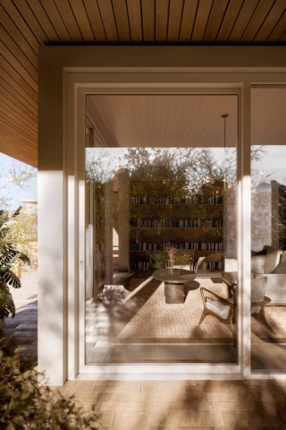 Alzante scorrevole in PVC Schüco LivIngSlide Panorama Evolution di Schüco PWS Italia