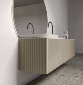 I mobili della nuova collezione Influence rappresentano perfettamente la filosofia di Fiora che propone soluzioni customizzate dal design moderno e materiali all’avanguardia. Curve Simple presenta un lato curvo che conferisce un tocco elegante con linee sottili e ondulate ed è personalizzabile sui frontali e sui lati con diverse finiture e colori, qui nella versione con frontale dritto, senza maniglia con sistema di apertura e chiusura a spinta. www.fiorabath.com I mobili della nuova collezione Influence rappresentano perfettamente la filosofia di Fiora che propone soluzioni customizzate dal design moderno e materiali all’avanguardia. Curve Simple presenta un lato curvo che conferisce un tocco elegante con linee sottili e ondulate ed è personalizzabile sui frontali e sui lati con diverse finiture e colori, qui nella versione con frontale dritto, senza maniglia con sistema di apertura e chiusura a spinta. www.fiorabath.com