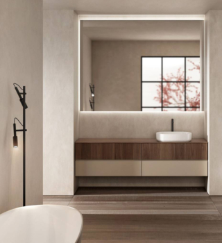 Unisce esigenze di funzionalità e dinamismo con eleganza la collezione Signature di Ronal Bathrooms realizzata con materiali naturali lavorati con cura del dettaglio. In foto il mobile base è in Noce Canaletto Rigato con cassettoni in Laccato Lucido Beige abbinato al top in Noce Canaletto, misura L 100 + 100 x P 46 x H 51,2 cm ed il prezzo è su richiesta, www.ronalbathrooms.com Unisce esigenze di funzionalità e dinamismo con eleganza la collezione Signature di Ronal Bathrooms realizzata con materiali naturali lavorati con cura del dettaglio. In foto il mobile base è in Noce Canaletto Rigato con cassettoni in Laccato Lucido Beige abbinato al top in Noce Canaletto, misura L 100 + 100 x P 46 x H 51,2 cm ed il prezzo è su richiesta, www.ronalbathrooms.com