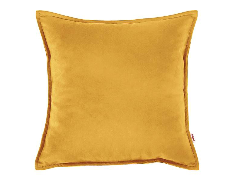 Ha la fodera in velluto il cuscino di Italpouf  (27 euro) con imbottitura in ovatta anallergica, proposto in tanti colori. Misura 45 x 45 cm. italpouf.it