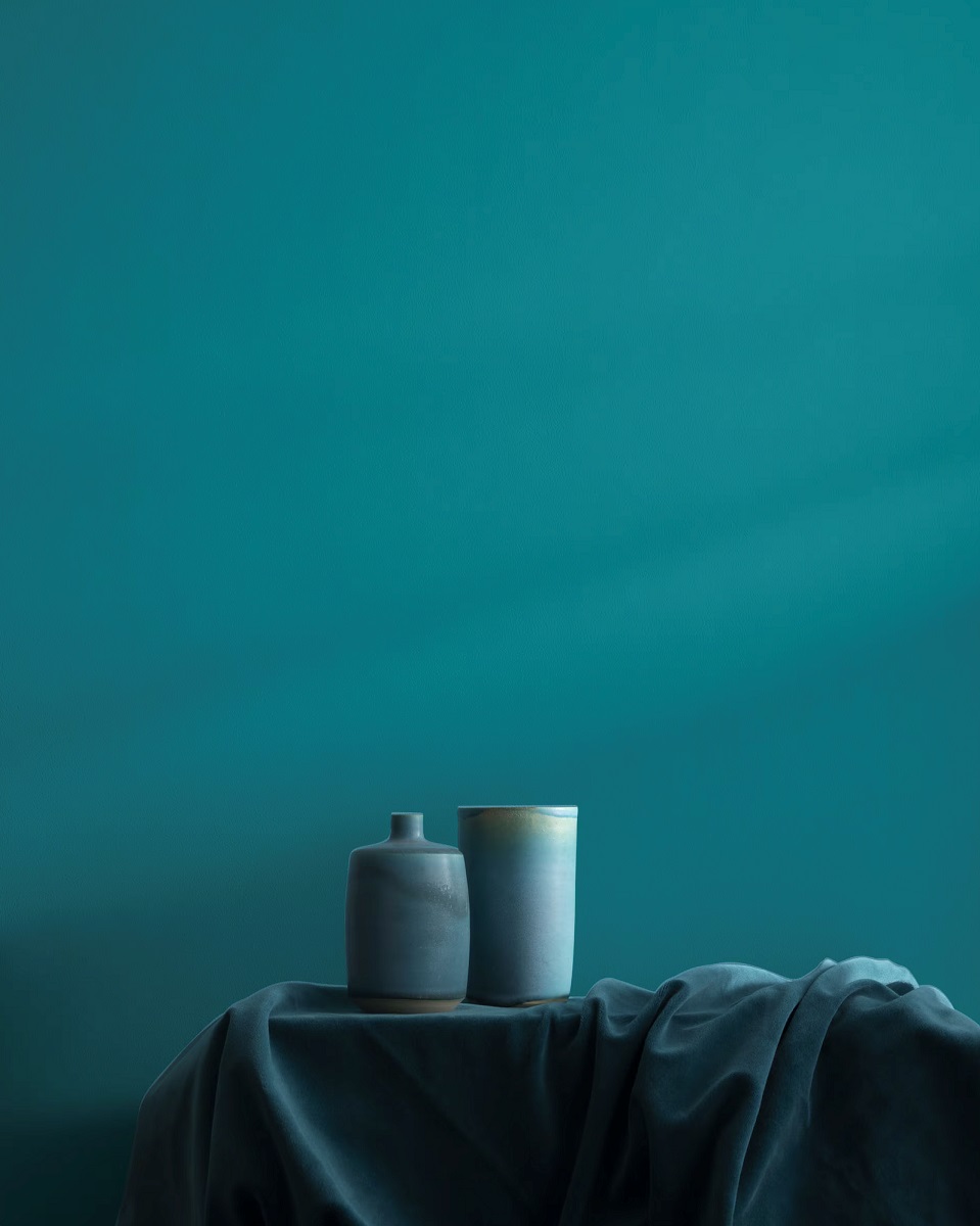 La pittura Surf Blue 2056-30 delle pitture Regal® Select Interior Benjamin Moore è un verde acqua vibrante e accattivante che ricorda l'infrangersi delle onde su una spiaggia lontana. Con un valore di riflessione della luce (LRV) di 18.24, è un colore moderatamente scuro. La pittura Surf Blue 2056-30 delle pitture Regal® Select Interior Benjamin Moore è un verde acqua vibrante e accattivante che ricorda l'infrangersi delle onde su una spiaggia lontana. Con un valore di riflessione della luce (LRV) di 18.24, è un colore moderatamente scuro.