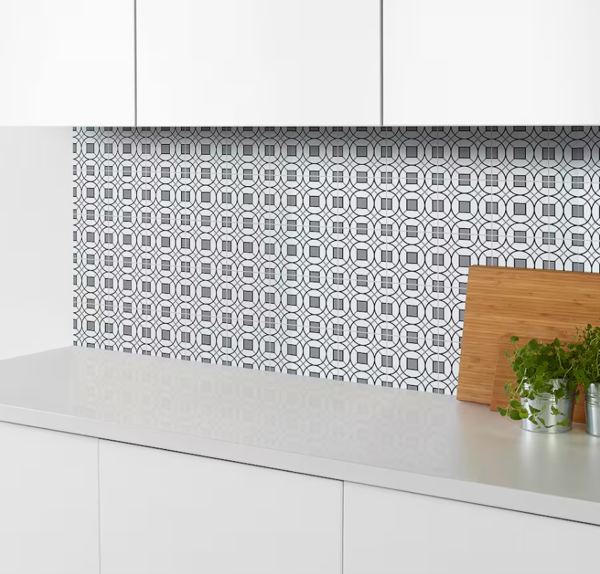 Il rivestimento da parete Lekstorp di Ikea è in alluminio, un materiale resistente, durevole e antiruggine che proteggerà la parete della cucina da macchie e unto. i pannelli sono disponibili in diversi colori e fantasie, semplici sia da montare che da pulire. www.ikea.com Il rivestimento da parete Lekstorp di Ikea è in alluminio, un materiale resistente, durevole e antiruggine che proteggerà la parete della cucina da macchie e unto. i pannelli sono disponibili in diversi colori e fantasie, semplici sia da montare che da pulire. www.ikea.com