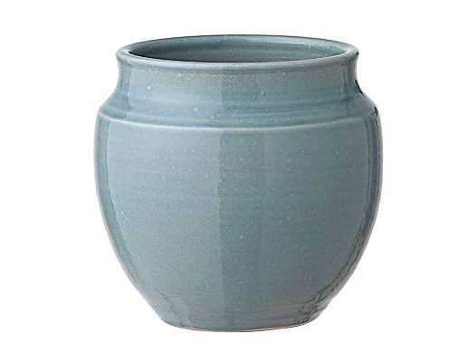 In gres resistente, il cachepot Vita di Bungalow (37,99 euro) è proposto anche in beige. Misura Ø 15 x H 17 cm. bungalow.store