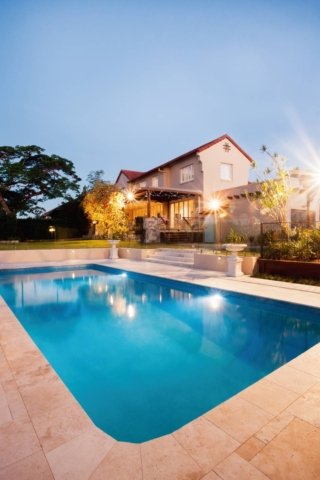 assoposa casa piscina shutterstock_459414628 assoposa casa piscina shutterstock_459414628