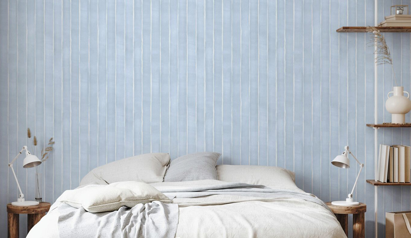 La carta da parati Tracing Stripes Blue di Photowall è in tessuto non tessuto e viene realizzata su misura per adattarsi perfettamente alla parete. La tenue colorazione azzurra e il motivo a righe asimmetriche la rende facile da ambientare e può essere abbinata ad arredamenti sia moderni sia classici. Prezzo da 35 euro al mq. www.photowall.com La carta da parati Tracing Stripes Blue di Photowall è in tessuto non tessuto e viene realizzata su misura per adattarsi perfettamente alla parete. La tenue colorazione azzurra e il motivo a righe asimmetriche la rende facile da ambientare e può essere abbinata ad arredamenti sia moderni sia classici. Prezzo da 35 euro al mq. www.photowall.com