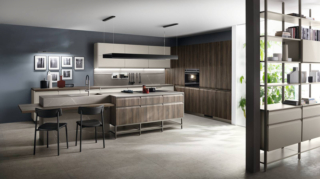 Una composizione a isola, con il top in gres porcellanato Pietra Piasentina Grigio Naturale, per la cucina Formalia di Scavolini che ha le ante in laccato opaco Grigio Chiaro e decorativo Noce Garden. Il Sistema Parete Status con la struttura modulare a giorno promuove il concetto di “tutto a vista” mettendo in comunicazione la zona operativa con il living. Prezzo su richiesta. www.scavolini.com Una composizione a isola, con il top in gres porcellanato Pietra Piasentina Grigio Naturale, per la cucina Formalia di Scavolini che ha le ante in laccato opaco Grigio Chiaro e decorativo Noce Garden. Il Sistema Parete Status con la struttura modulare a giorno promuove il concetto di “tutto a vista” mettendo in comunicazione la zona operativa con il living. Prezzo su richiesta. www.scavolini.com