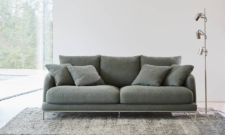 In occasione della Milano Design Week il brand di design AMPM, del gruppo La Redoute, presenta  una selezione della sua collezione primavera-estate 2024 tra cui spicca il divano Moderniste che unisce lusso e semplicità ed è caratterizzato dà un'estetica contemporaneamente rigorosa e poetica. https://www.laredoute.it – Fuorisalone, Spazio Big – Via Santa Marta 10, Milano.