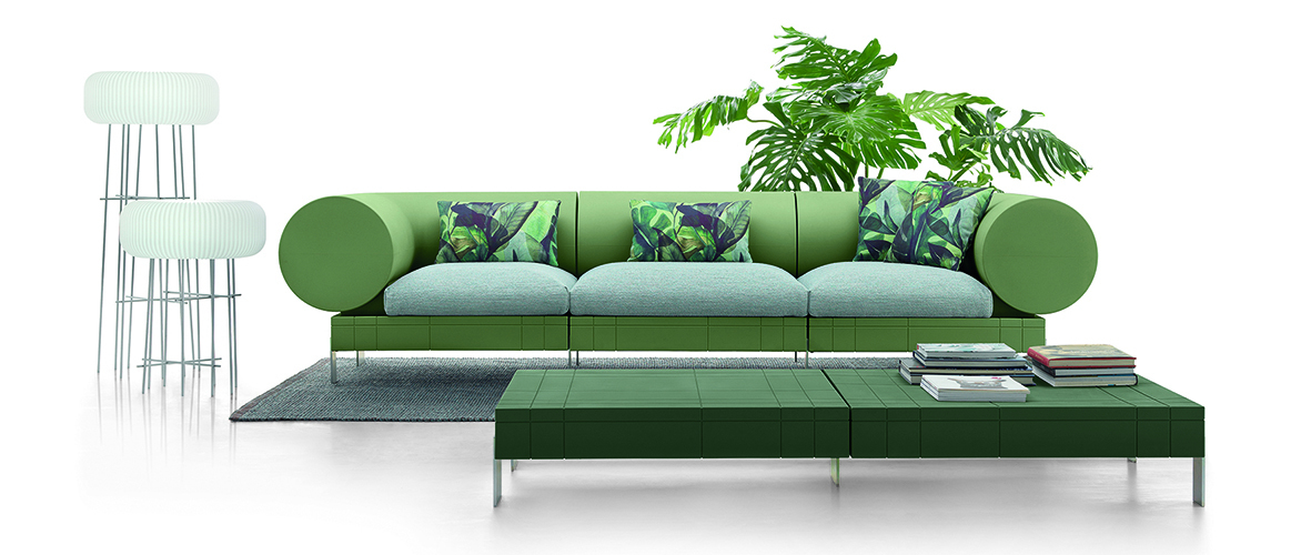 Scenografico ed eccentrico il divano modulare Rhor di Lyxo che può essere composto a piacere; è realizzato in polietilene stampato in rotazionale, disponibile in diversi colori, che ne sottolinea lo stile pop. I piedini in metallo completano la struttura. Lo schienale è costituito da un cilindro fuori scala; la cuscineria rivestiti in tessuto prezioso ne aumentano il comfort. www.lyxodesign.com - Salone del Mobile, padiglione 18, stand F10. Scenografico ed eccentrico il divano modulare Rhor di Lyxo che può essere composto a piacere; è realizzato in polietilene stampato in rotazionale, disponibile in diversi colori, che ne sottolinea lo stile pop. I piedini in metallo completano la struttura. Lo schienale è costituito da un cilindro fuori scala; la cuscineria rivestiti in tessuto prezioso ne aumentano il comfort. www.lyxodesign.com - Salone del Mobile, padiglione 18, stand F10.