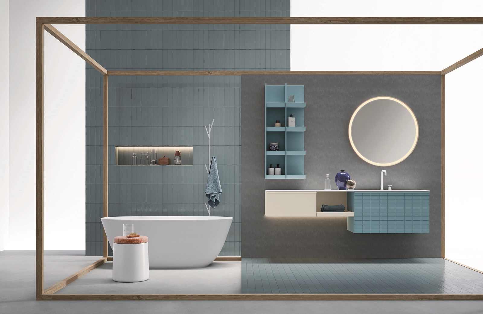Disegnata dallo Studio Plazzogna, la collezione di mobili bagno Bloom di Novello permette configurazioni versatili dal design contemporaneo e luminoso. Ai sistemi di mobili componibili e monoblocchi si aggiungono nuovi pensili a giorno. Oltre all’anta liscia ci sono due inedite proposte ornamentali per i frontali. L’anta Tile – realizzabile in 39 colori laccati nella finitura opaca e in quella soft – si presenta con un armonioso intreccio di linee verticali e orizzontali; l’anta Onda con un delicato motivo ispirato alle increspature che provoca il vento sull’acqua, è disponibile nei laccati (opachi o soft) e nelle nuove finiture polimeriche. I diversi frontali (ante e cassetti) sono liberamente accostabili per effetti decorativi e materici. È possibile scegliere tra le maniglie in metallo laccato Zig e Cava. I piani con lavabo integrato sono in ceramica in sei colori, in cristallo con finitura lucido e acidato e nei trentanove colori del Teknorit. Sono proposti anche diversi lavabi da appoggio. Una cura particolare è dedicata agli specchi, studiati sia in versione tonda sia quadrata/rettangolare. www.novello.it – Salone del Mobile, padiglione 10, stand C23.