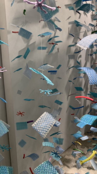 Nendo dà nuova vita ai ritagli di Maris e crea la collezione Hana-arashi, «danza dei petali»