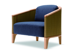 Rappresenta la fusione fra Oriente e Occidente la poltroncina Boku di AdalCo. Ltd che ha un design pulito ed essenziale e una forma avvolgente. La struttura in metallo e legno è completata da parti in trama tessuta con igusa, un tipo di giunco in uso in Giappone per la realizzazione dei tatami. https://www.adal.co.jp/lookintonature/en - Salone del Mobile, padiglione 14, stand E41.