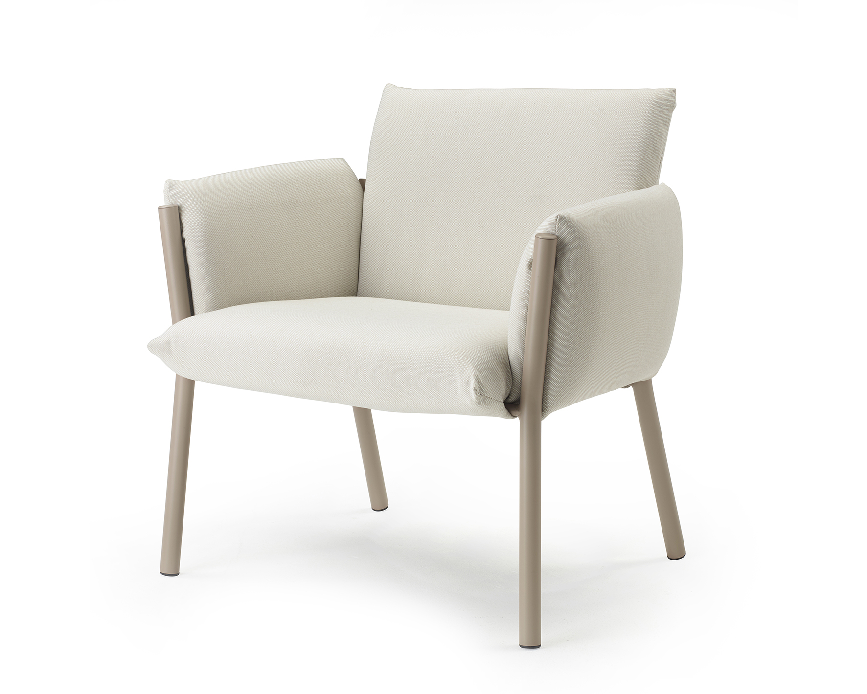 La poltroncina Brezza di S-CAB ha i morbidi cuscini, facilmente sfoderabili, che abbracciano e si fissano al telaio metallico senza bisogno di colle, bottoni, zip o velcro; inoltre, sono rivestiti con tessuti all’insegna della circolarità, realizzati con filati riciclati. https://www.scabdesign.com - Salone del Mobile padiglione 3, stand D12-D14. La poltroncina Brezza di S-CAB ha i morbidi cuscini, facilmente sfoderabili, che abbracciano e si fissano al telaio metallico senza bisogno di colle, bottoni, zip o velcro; inoltre, sono rivestiti con tessuti all’insegna della circolarità, realizzati con filati riciclati. https://www.scabdesign.com - Salone del Mobile padiglione 3, stand D12-D14.