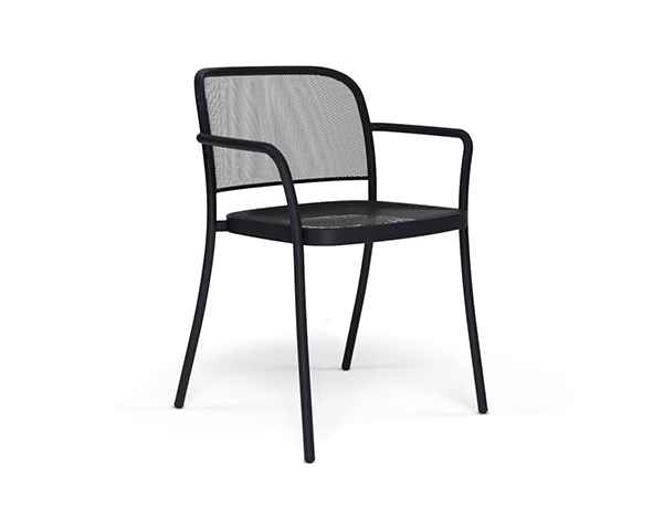 La poltroncina Café di Emu ha una linea semplice ed elegante nello stesso tempo: la struttura è realizzata in in tubolare e mesh di acciaio che offre una resistenza e durevolezza senza pari. È adatta ad ambienti sia interni sia esterni. https://www.emu.it - Salone del Mobile, padiglione 24, stand H02-H04.