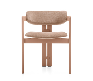 Una nuova colorazione Rosa Jaipur per l'iconica seduta 0414 di Gallotti & Radice in grado di garantire il massimo confort grazie alla struttura in faggio massello curvato con maestria artigiana e laccato opaco. La seduta e lo schienale hanno la struttura interna in legno e sono imbottiti in poliuretano espanso indeformabile con rivestimento in tessuto o in pelle non sfoderabile. Misura L 57 x P 52 x H 75 cm. https://www.gallottiradice.it - Salone del Mobile, padiglione 09, stand F09-G10.