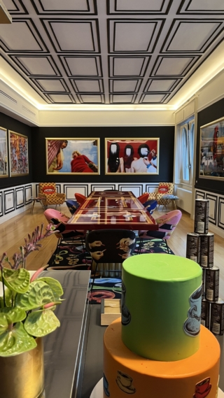 TOILETPAPER APARTMENT, living