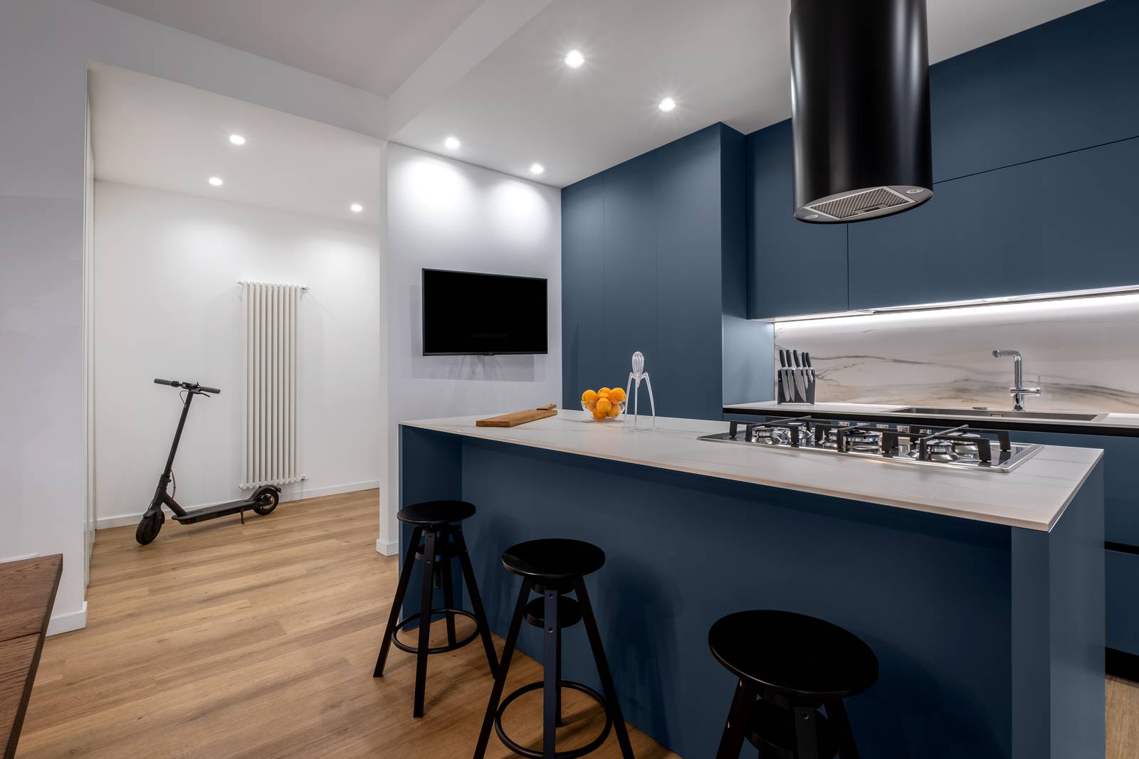 calorifero Ardesia Cordivari casa Martina Franca scegliere caloriferi cucina a vista con isola calorifero Ardesia Cordivari casa Martina Franca scegliere caloriferi cucina a vista con isola