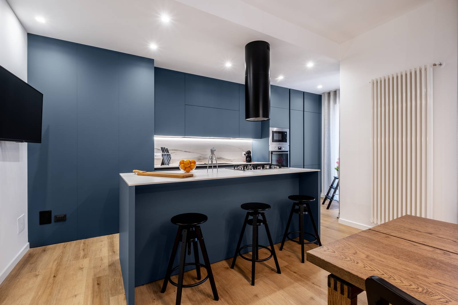 calorifero Ardesia Cordivari casa Martina Franca scegliere caloriferi cucina a vista con isola calorifero Ardesia Cordivari casa Martina Franca scegliere caloriferi cucina a vista con isola